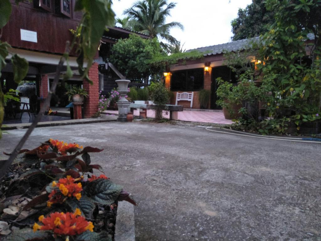 Oui Kaew Homestay Пхаяу Экстерьер фото